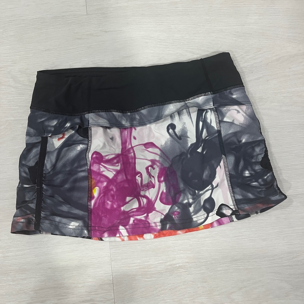 Lululemon Unicorn Tears skirt/skort size 4.  Rare.  Side rouched